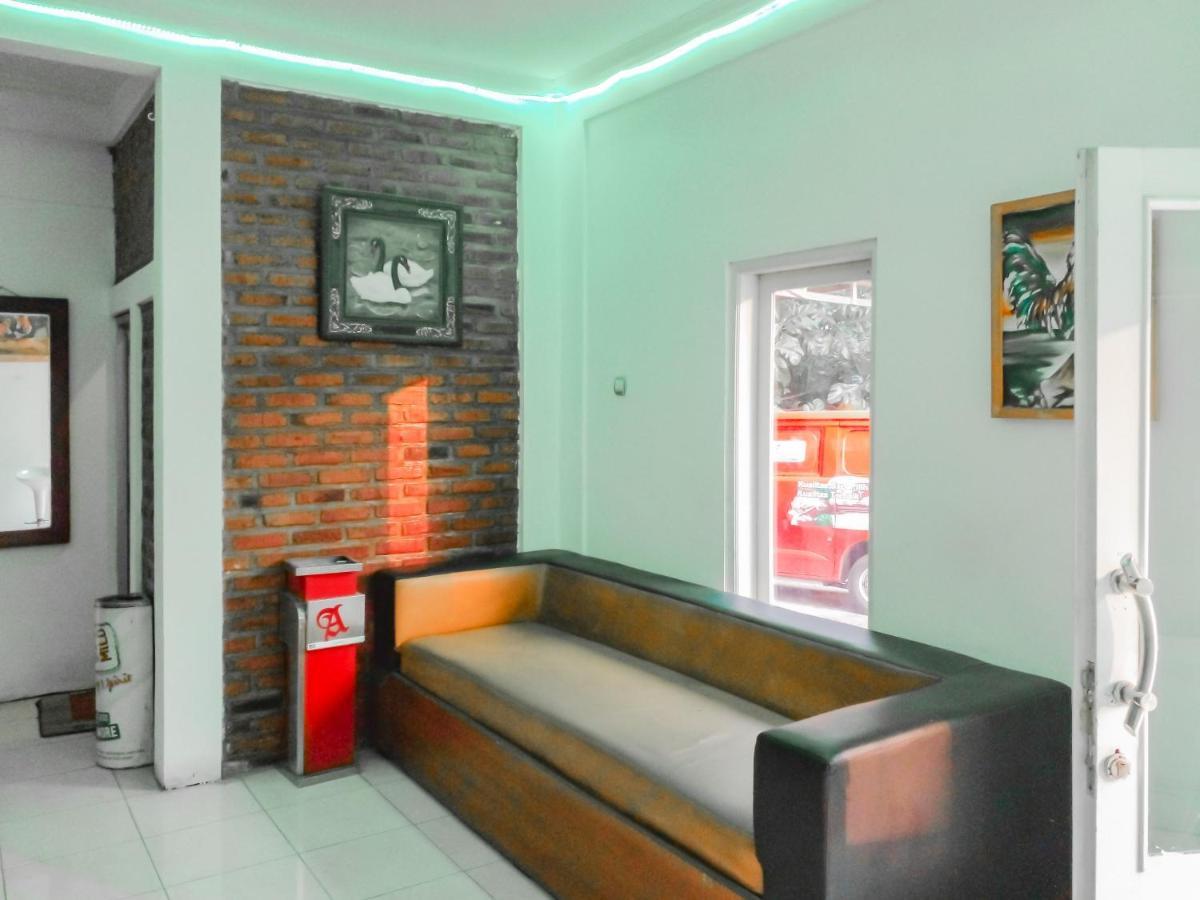 Urbanview Hotel Rio Life House Cianjur By Reddoorz Extérieur photo